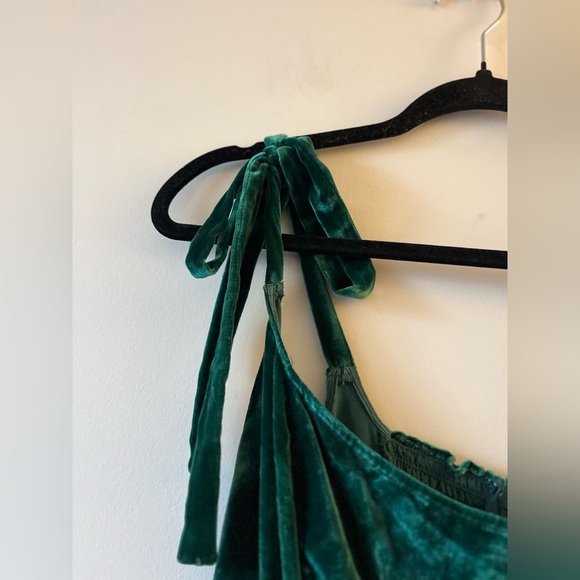 Reformation Emerald Velvet Minna Dress - Picture 6 of 15